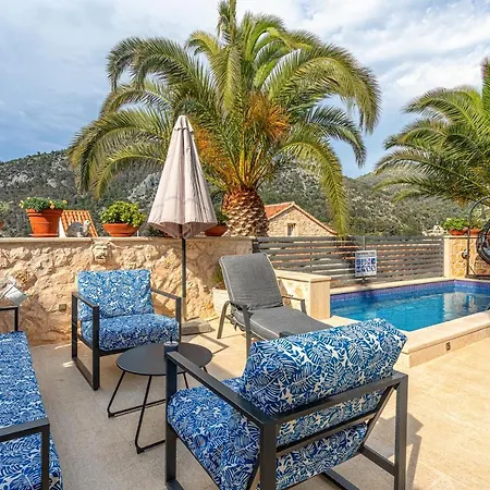 Capitis In The Center Apartment Hvar Town