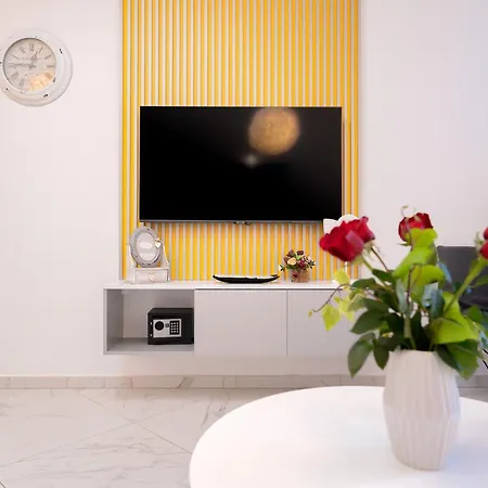 Capitis In The Center Apartment *