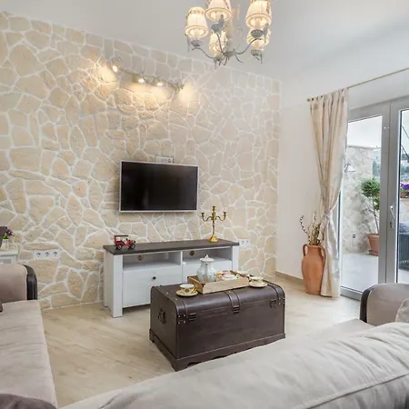 Capitis In The Center Apartment Hvar Town