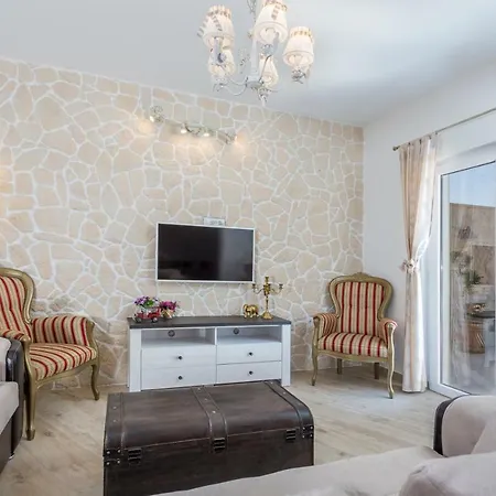 Capitis In The Center Apartment Hvar Town