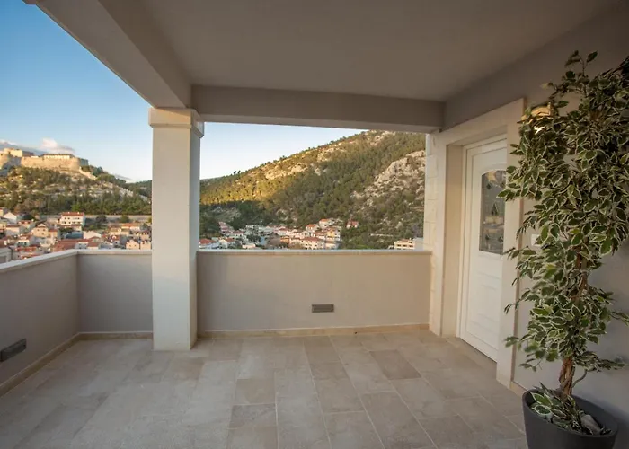 Capitis In The Centre - Private Pool & Balcony With Spectacular View-no Pool Apartament *