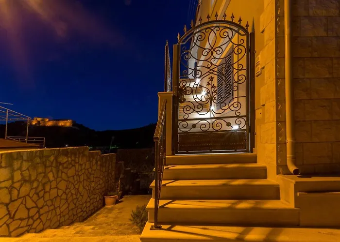 Apartament Capitis In The Centre - Private Pool & Balcony With Spectacular View-no Pool *