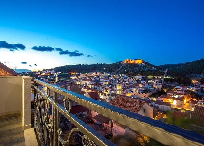 Capitis In The Centre - Private Pool & Balcony With Spectacular View-no Pool Apartament *