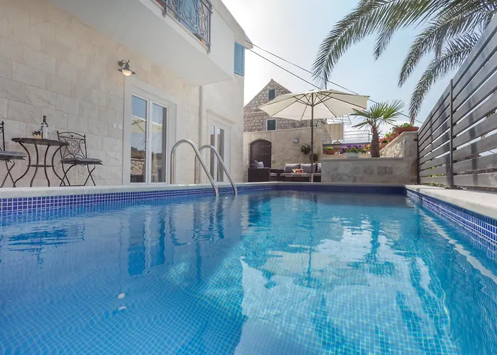 Capitis In The Centre - Private Pool & Balcony With Spectacular View-no Pool Apartament *