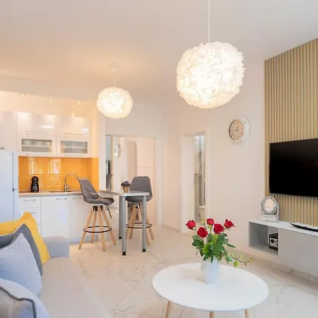 Capitis In The Center Apartment