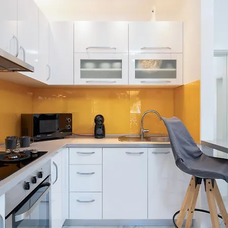 Capitis In The Center Apartment *